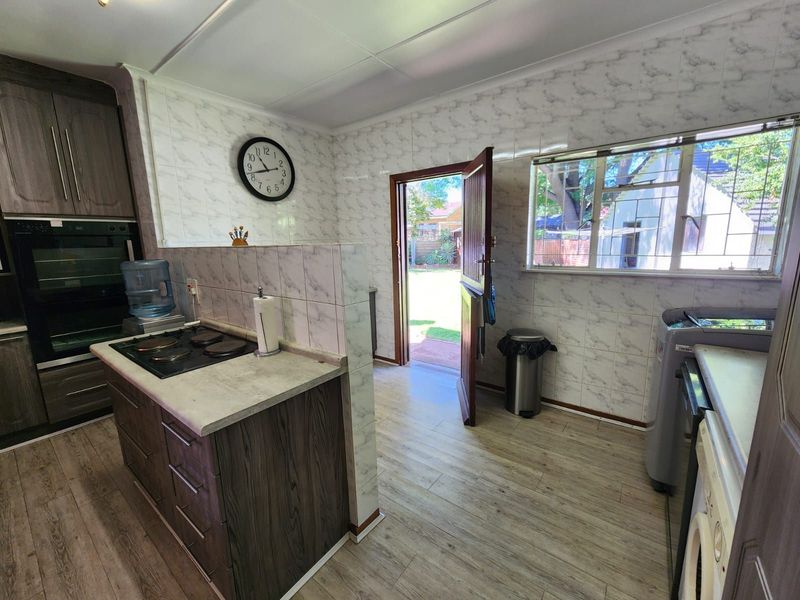 House For Sale in El Toro Park - Photo 8