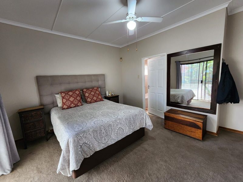 House For Sale in El Toro Park - Photo 10