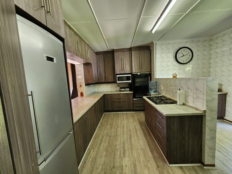 House For Sale in El Toro Park - Photo 9