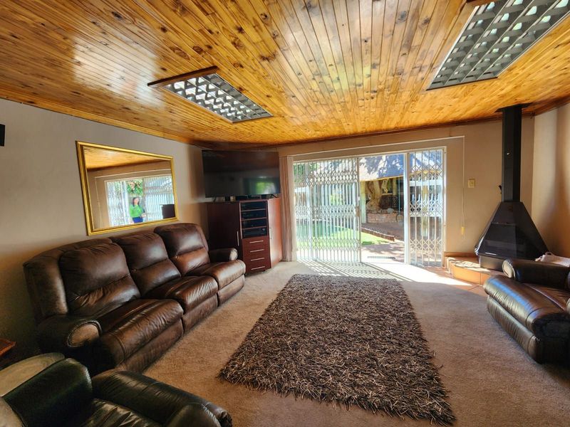 House For Sale in El Toro Park - Photo 2