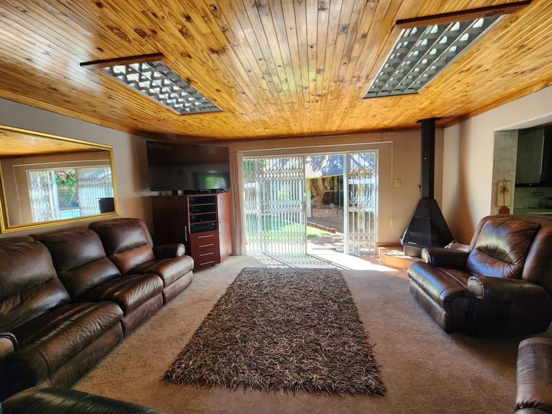 House For Sale in El Toro Park - Photo 3