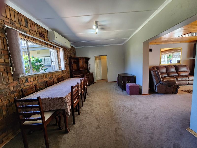 House For Sale in El Toro Park - Photo 4