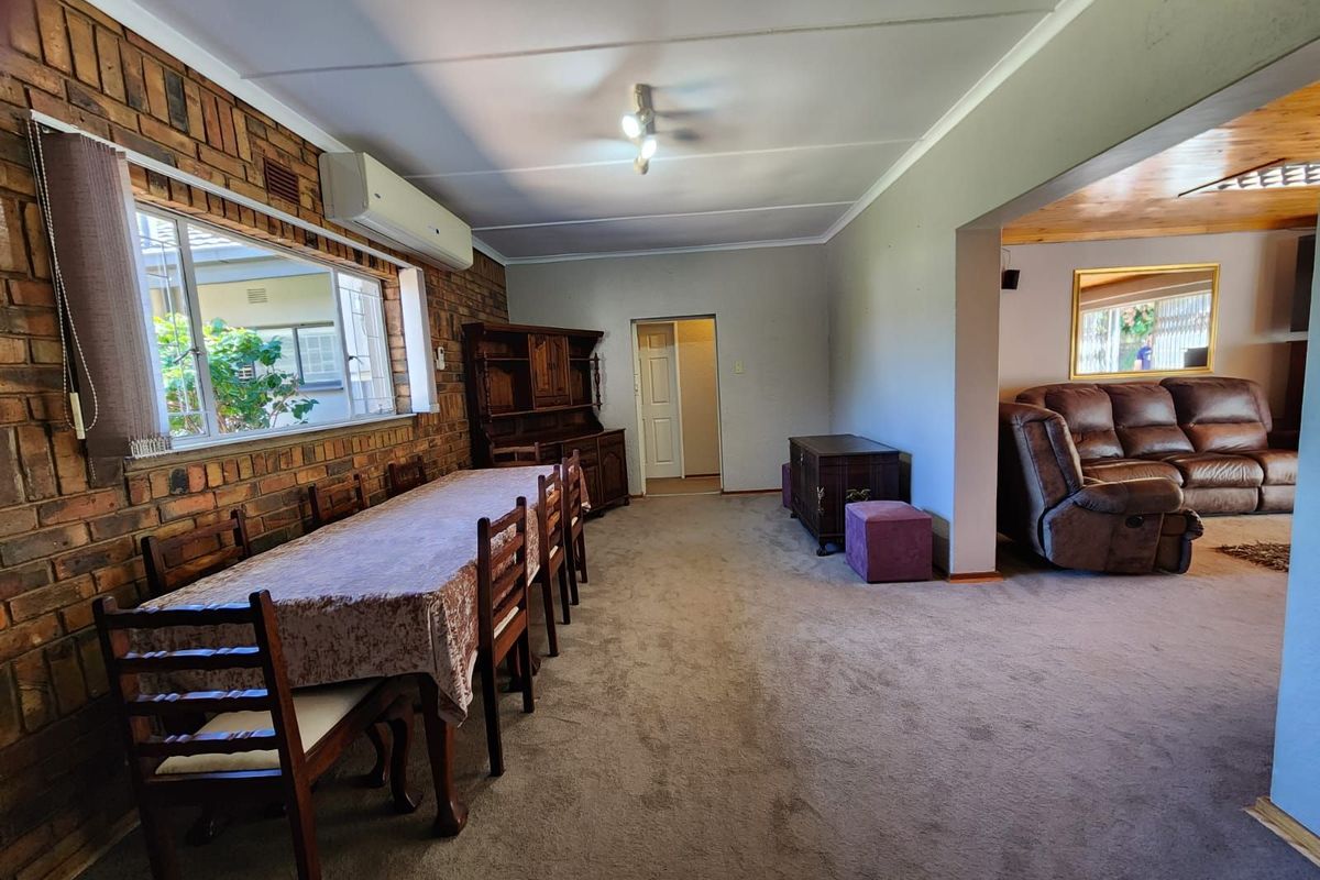 House For Sale in El Toro Park - Photo 4