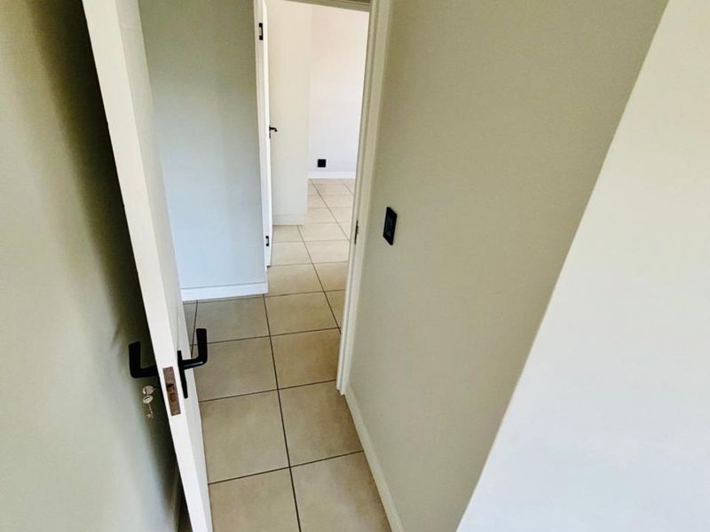 House To Rent in Mooikloof Heights - Photo 5