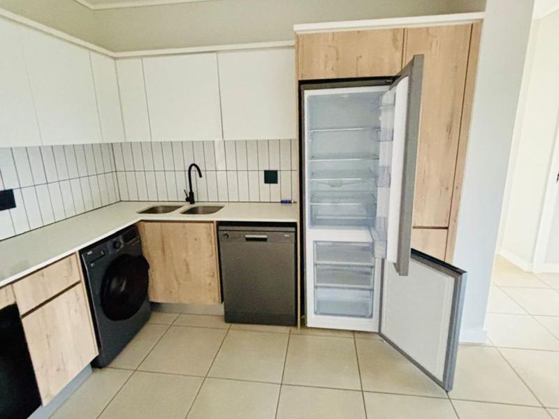 House To Rent in Mooikloof Heights - Photo 3