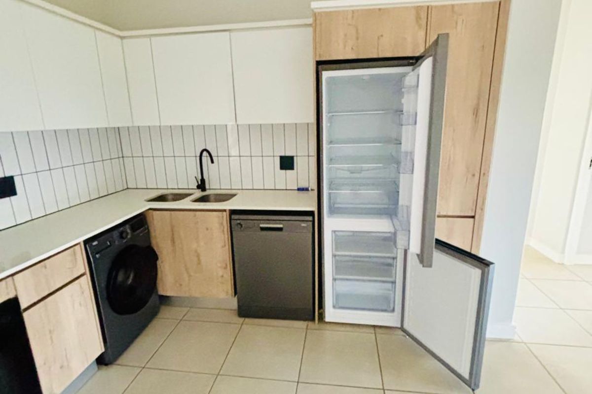 House To Rent in Mooikloof Heights - Photo 3