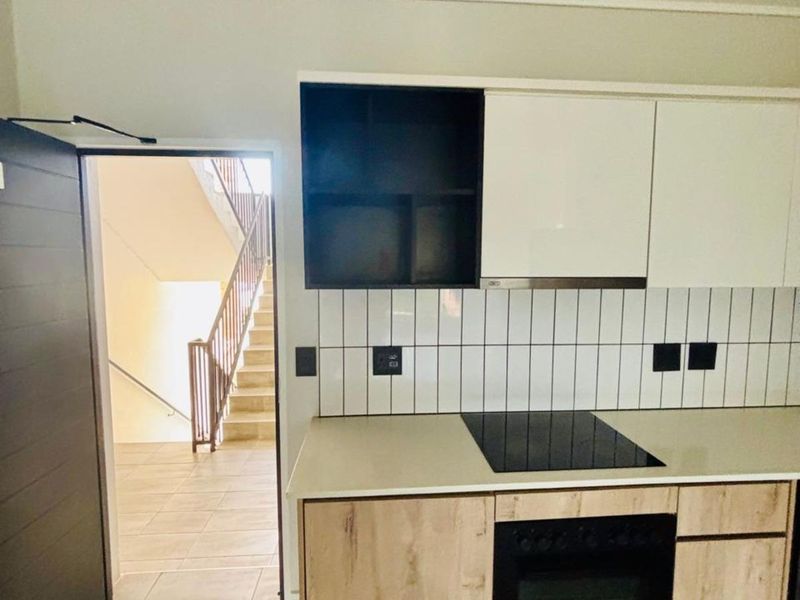 House To Rent in Mooikloof Heights - Photo 2