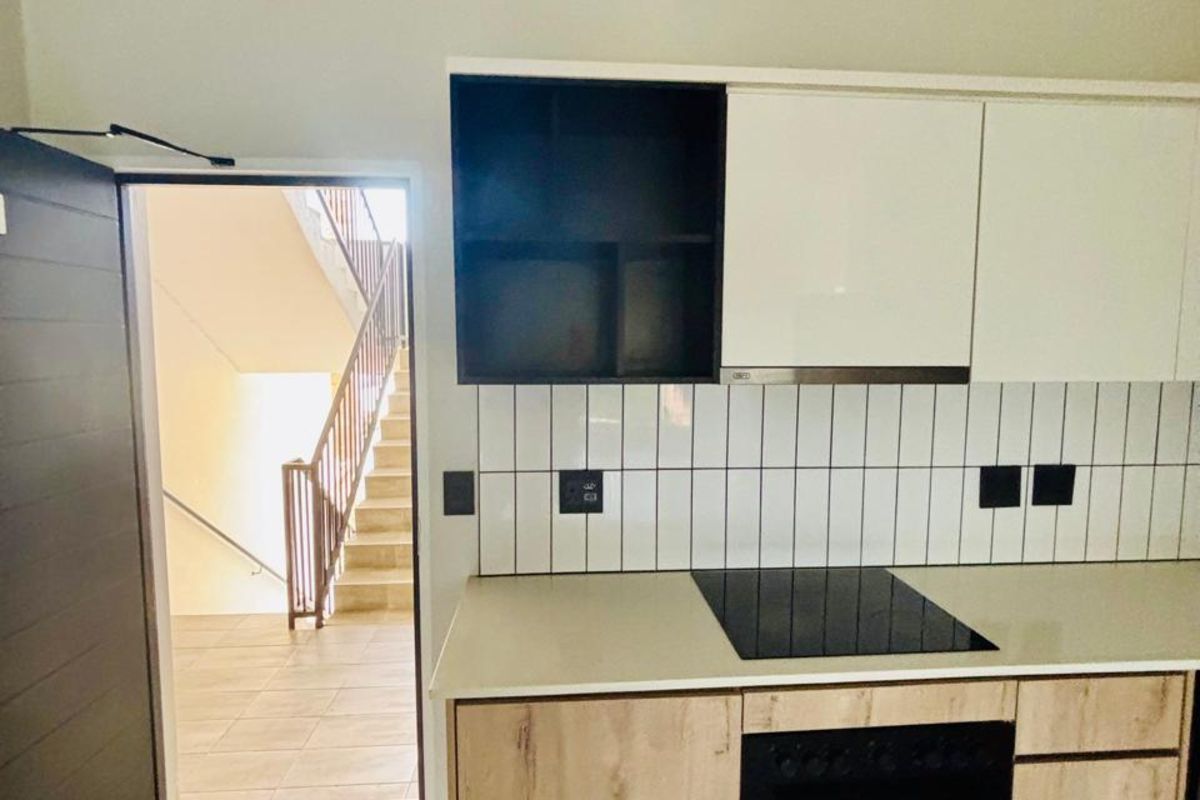 House To Rent in Mooikloof Heights - Photo 2