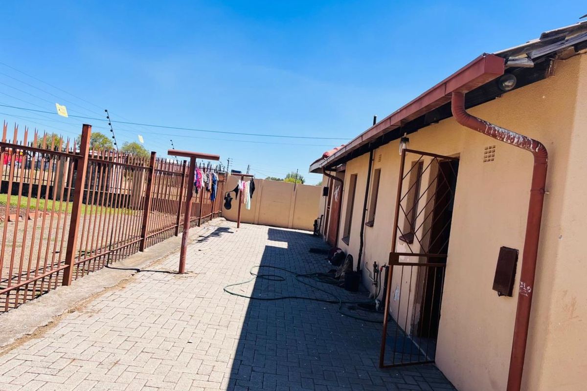 House To Rent in Embalenhle - Photo 3