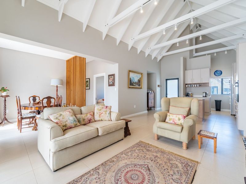 Townhouse For Sale in Canals - Photo 10