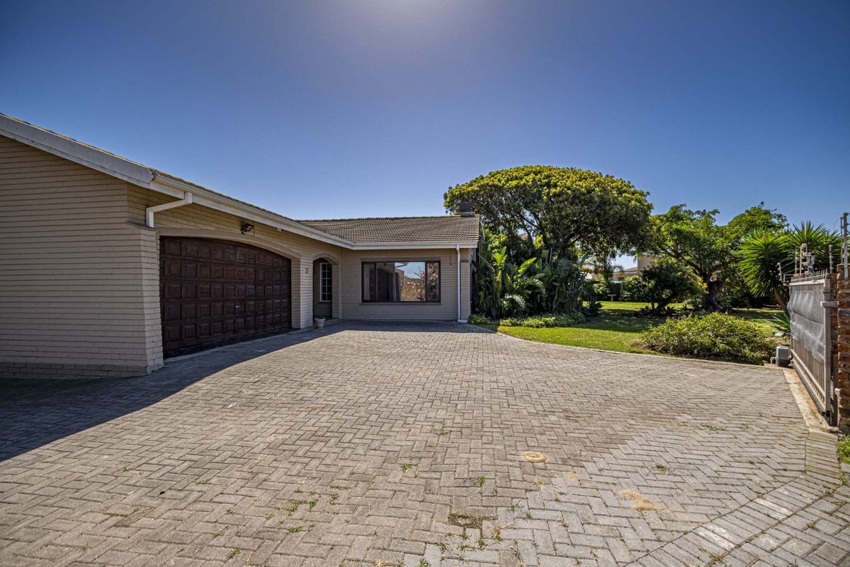 House For Sale in Bluewater Bay - Photo 3