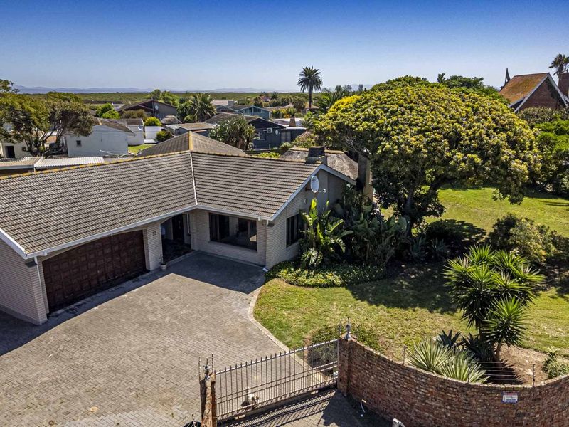 House For Sale in Bluewater Bay - Photo 2