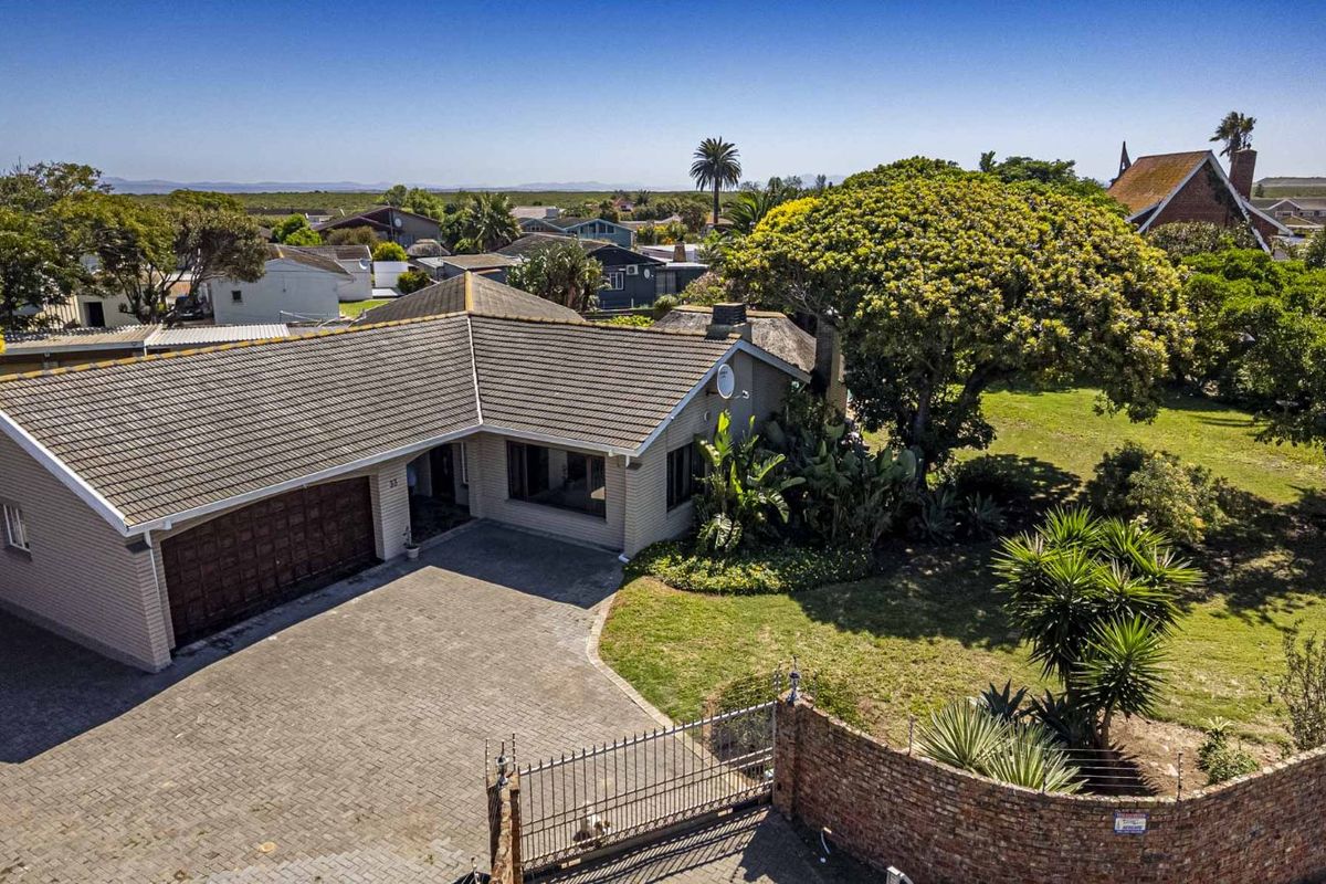 House For Sale in Bluewater Bay - Photo 2