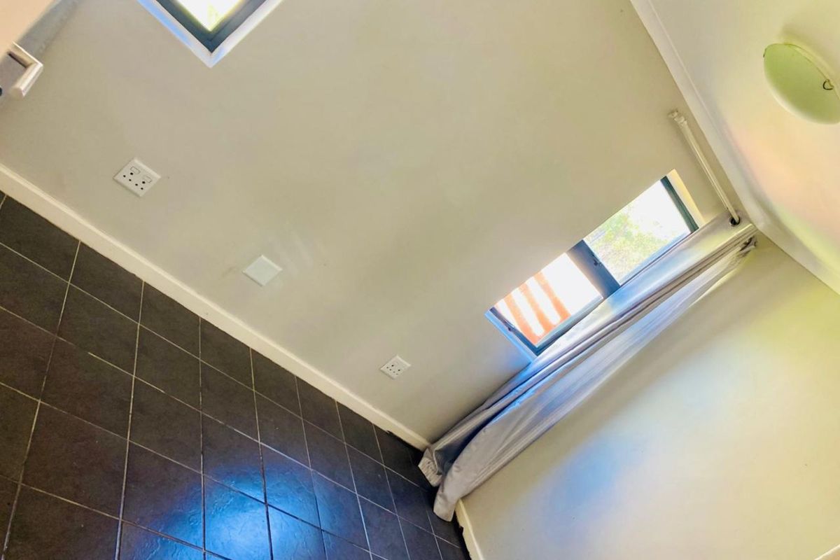 Townhouse To Rent in Parsonsvlei - Photo 3