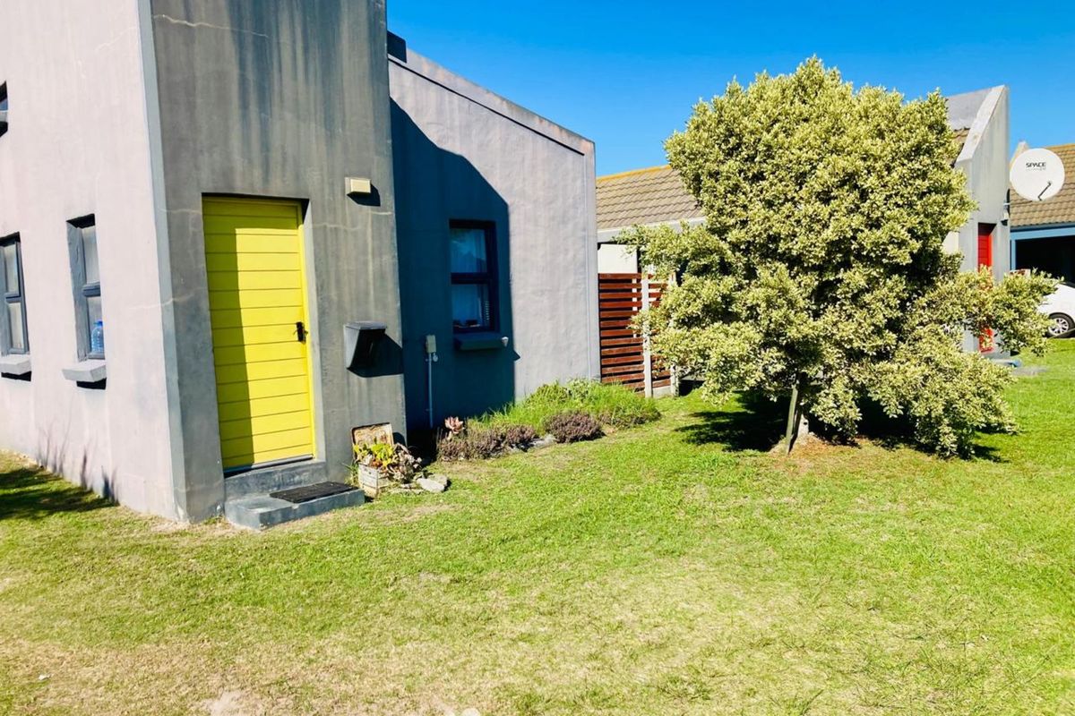 Townhouse For Sale in Parsonsvlei - Photo 2