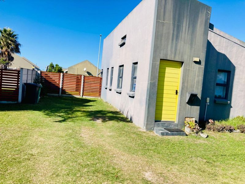 Townhouse For Sale in Parsonsvlei - Photo 3