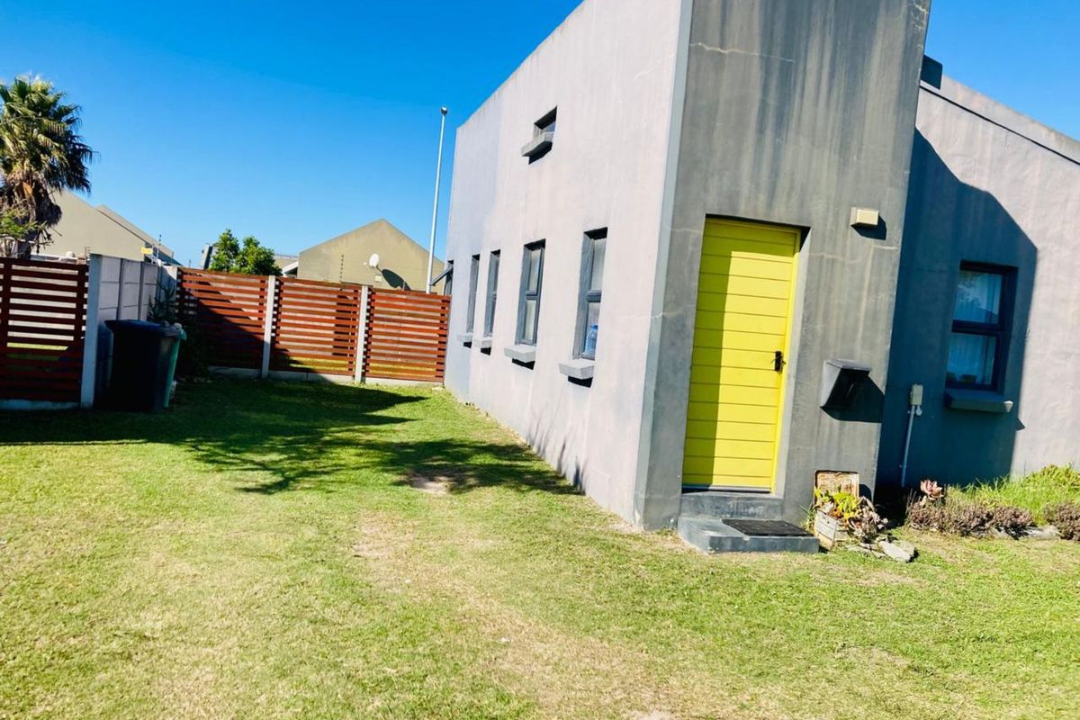 Townhouse For Sale in Parsonsvlei - Photo 3