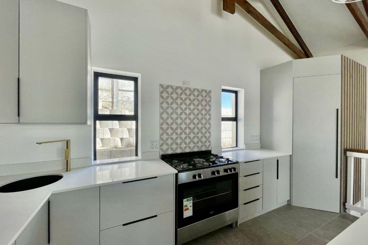 House For Sale in Seemeeu Park - Photo 5