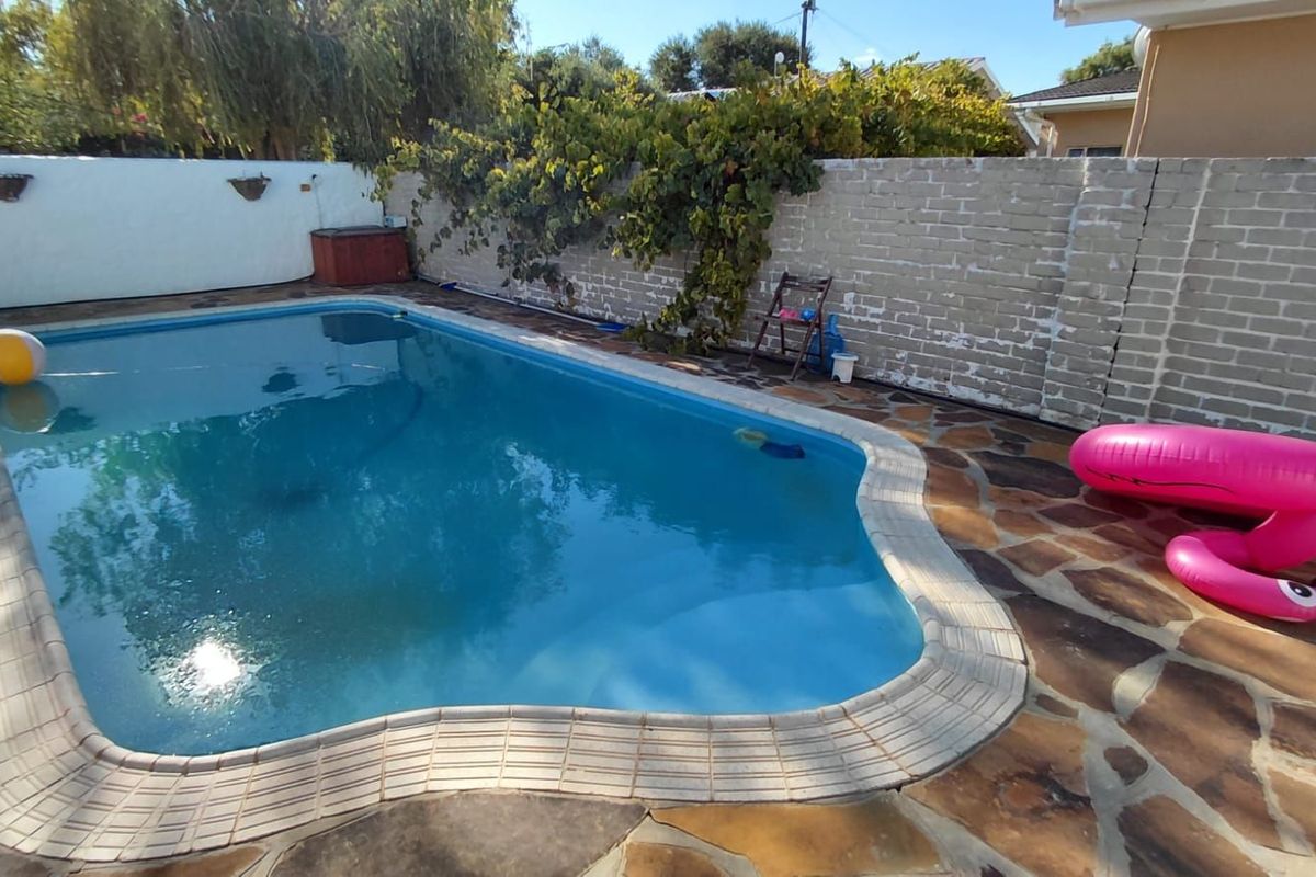 House For Sale in West Bank - Photo 3