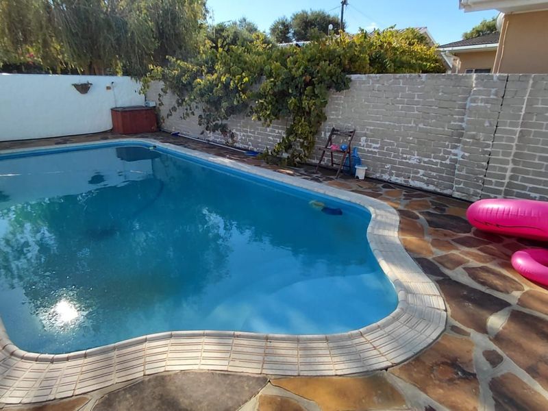 House For Sale in West Bank - Photo 3