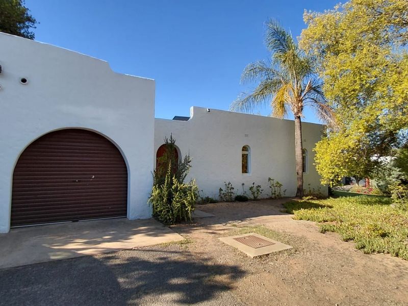 House For Sale in West Bank - Photo 2