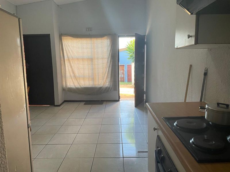 Townhouse For Sale in Bloubosrand - Photo 9