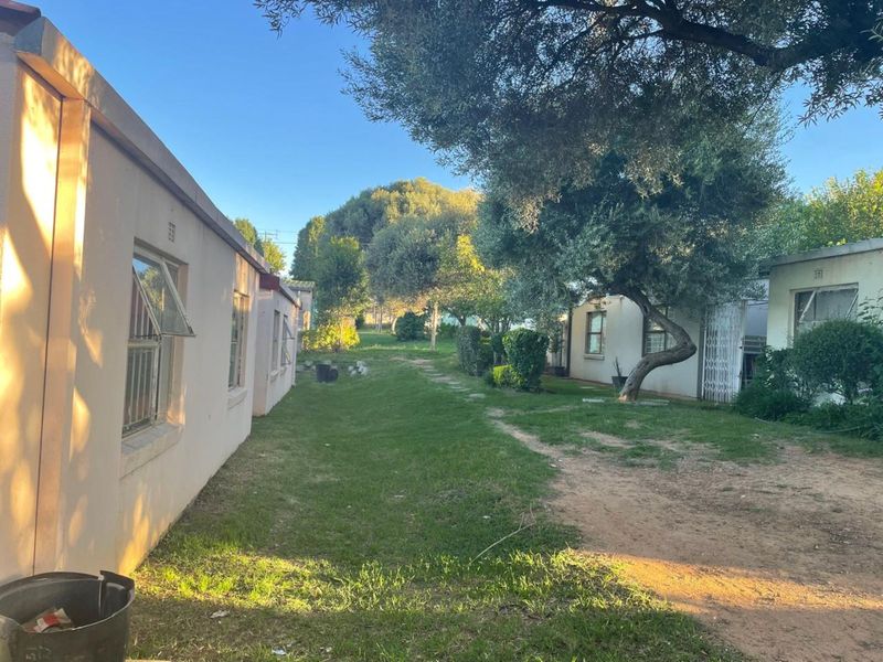 Townhouse For Sale in Bloubosrand - Photo 3