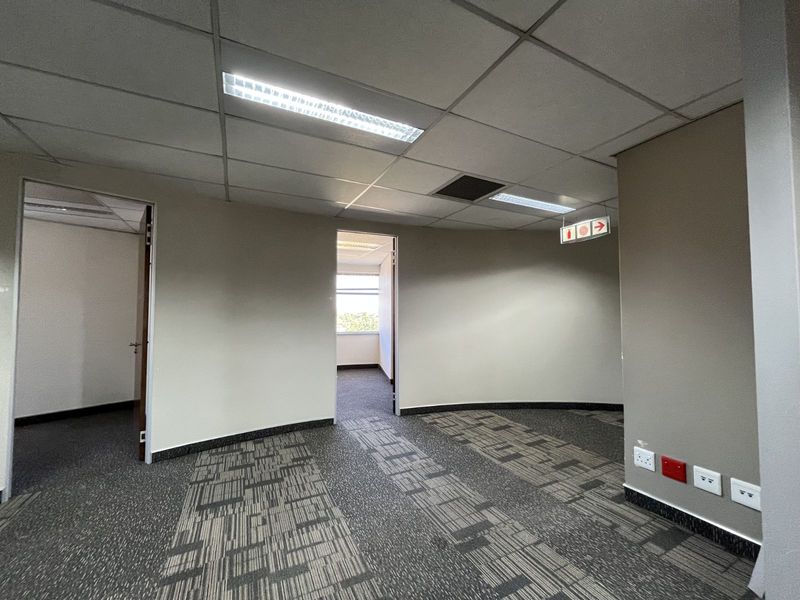 Office To Rent in Lynnwood Manor - Photo 7