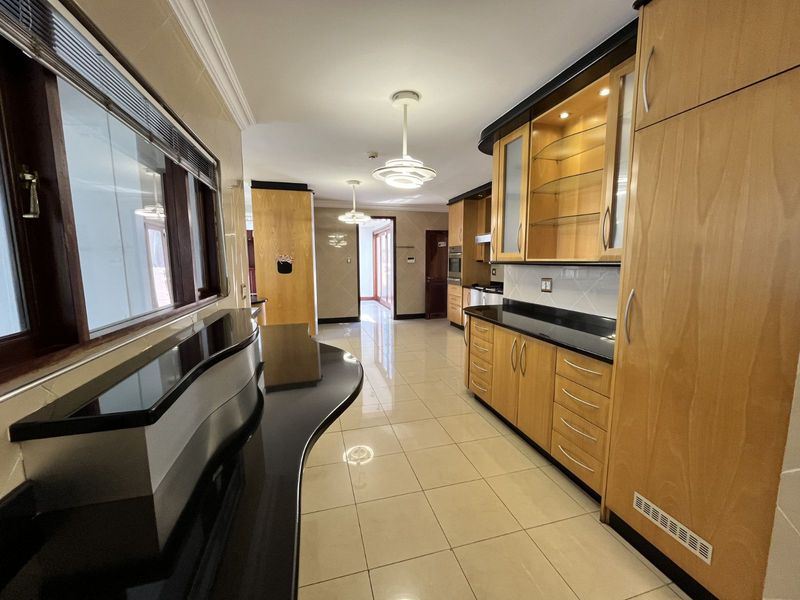 House For Sale in Bedfordview Central - Photo 9