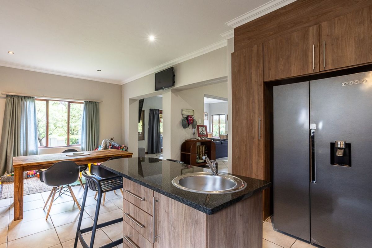 House For Sale in Country View Estate - Photo 4