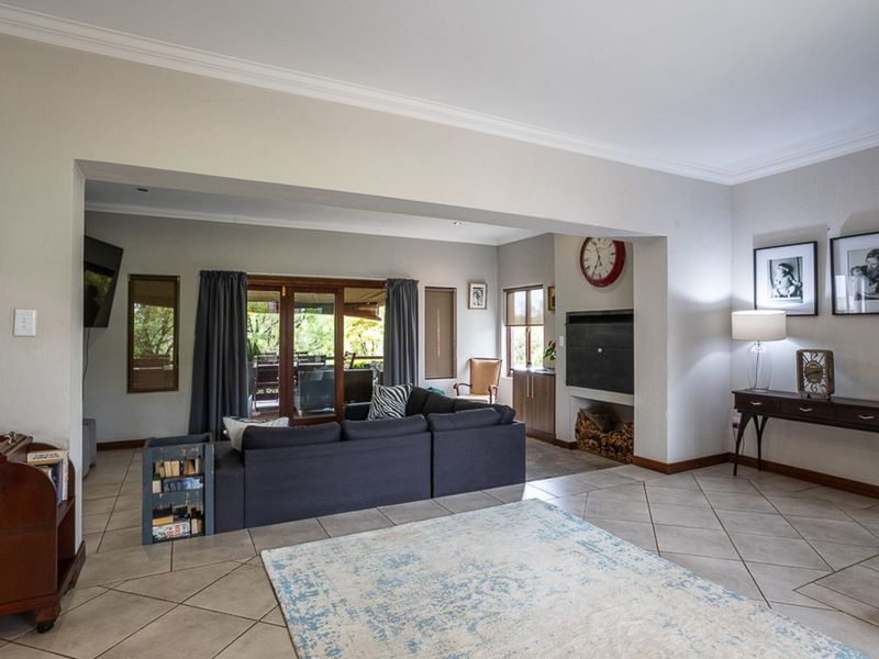 House For Sale in Country View Estate - Photo 10