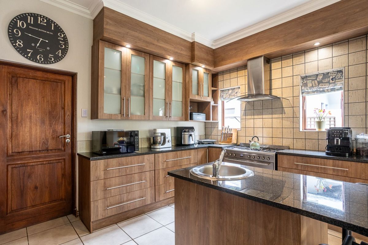 House For Sale in Country View Estate - Photo 2