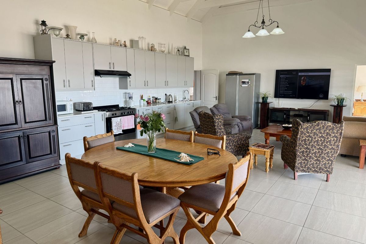 House For Sale in Da Gama Bay - Photo 3