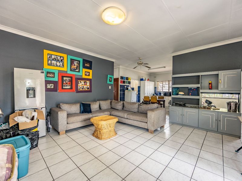 House To Rent in Colbyn - Photo 2