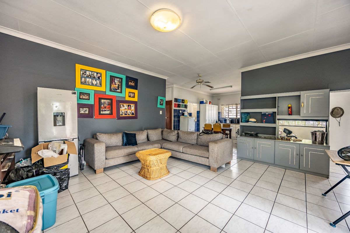 House To Rent in Colbyn - Photo 2