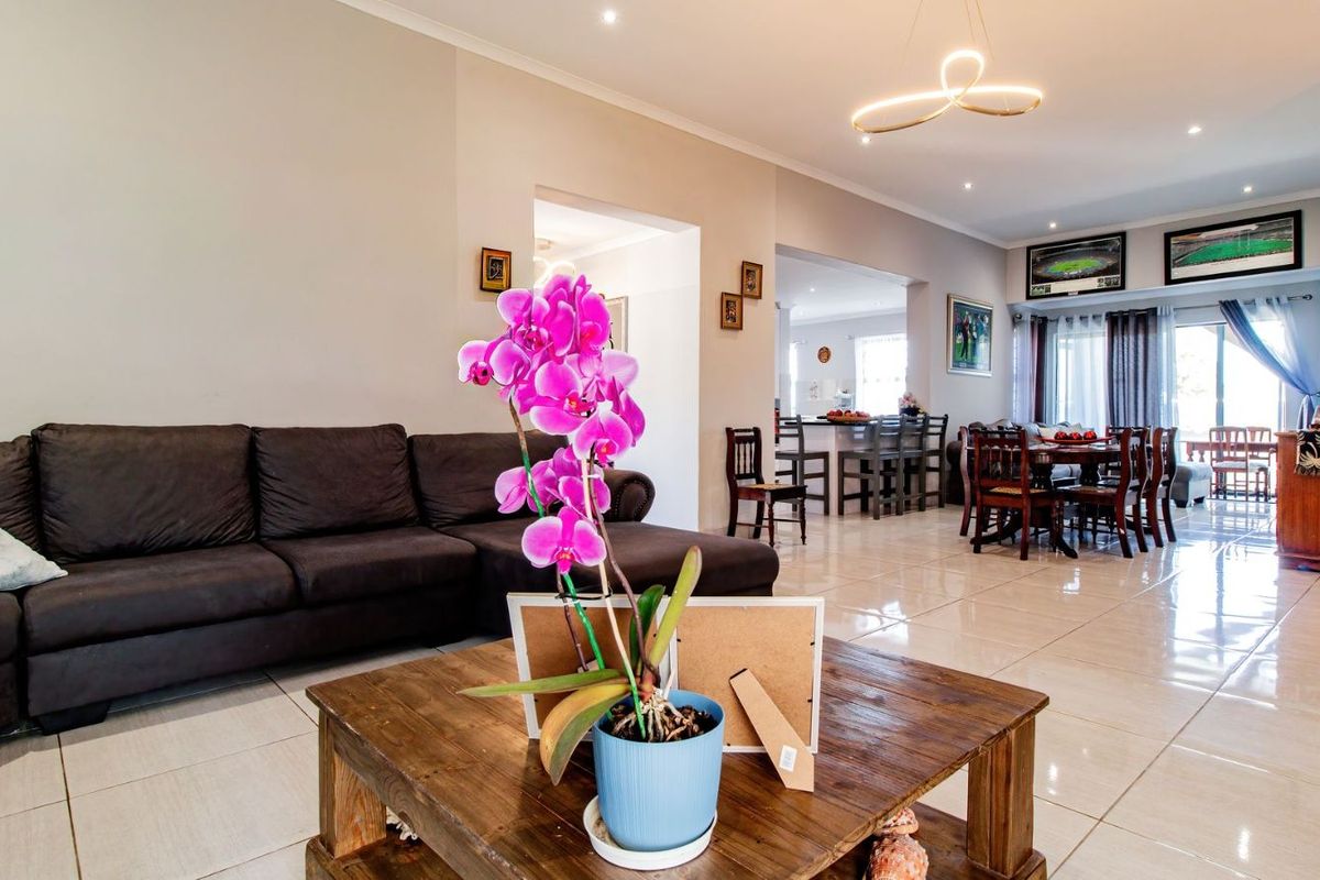 House For Sale in Admirals Park - Photo 3