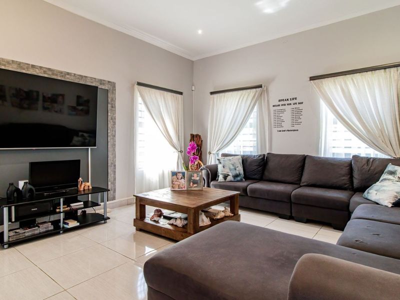 House For Sale in Admirals Park - Photo 7