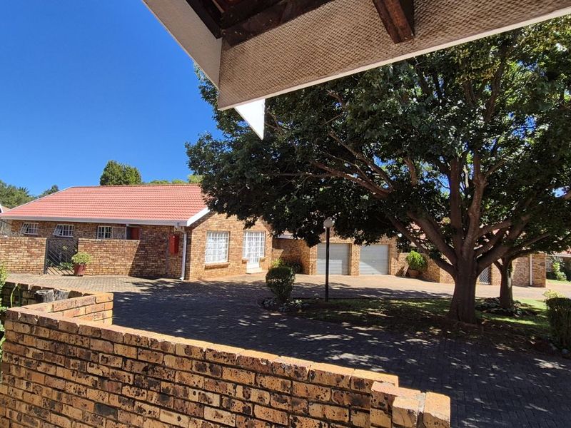 Townhouse For Sale in Lydenburg Central - Photo 4