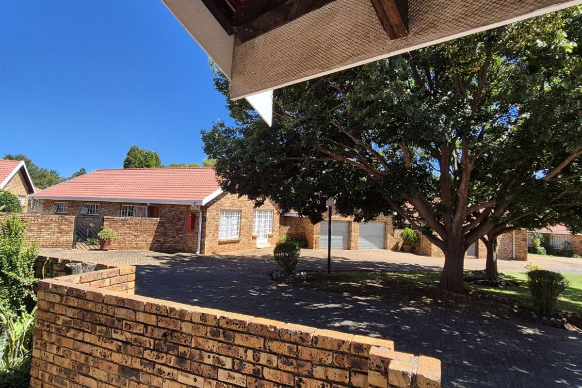 Townhouse For Sale in Lydenburg Central - Photo 4