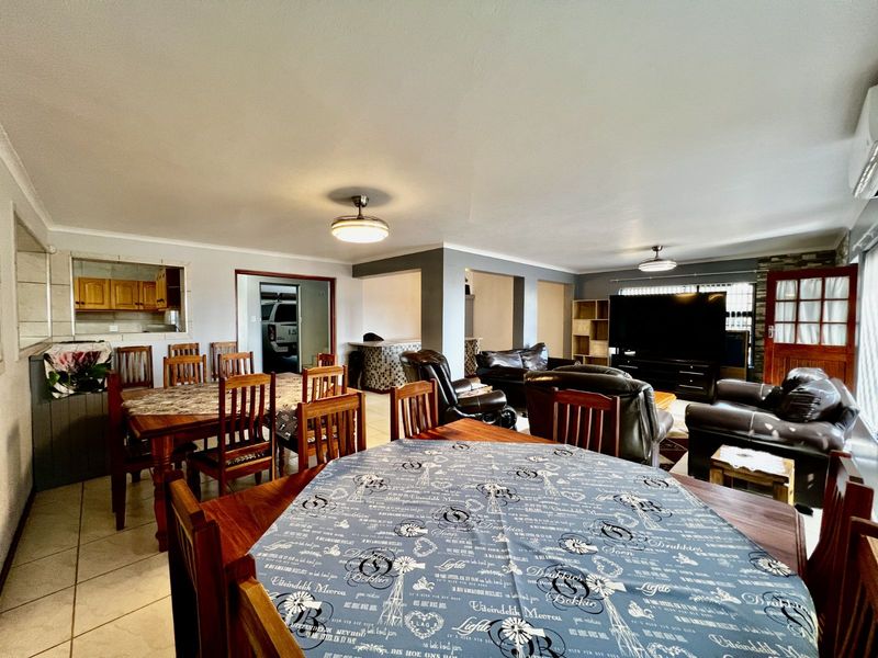 House For Sale in Fraaiuitsig - Photo 7