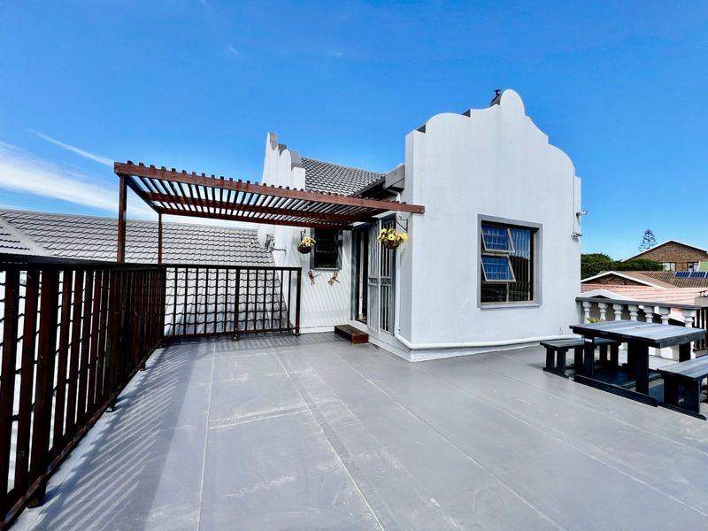 House For Sale in Fraaiuitsig - Photo 4