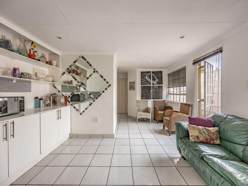 House To Rent in Colbyn - Photo 3