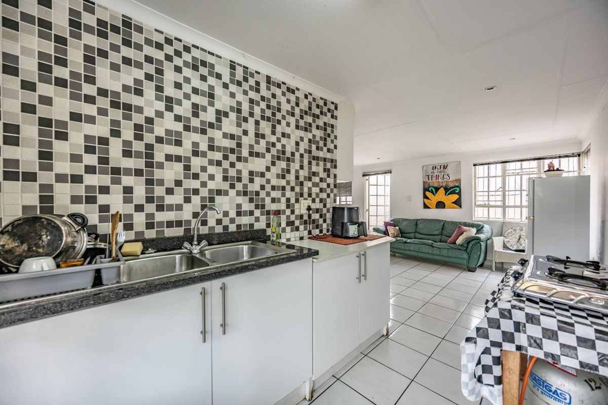 House To Rent in Colbyn - Photo 2