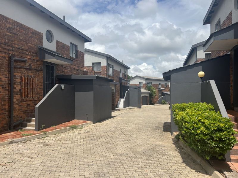 House For Sale in Fauna Park - Photo 2