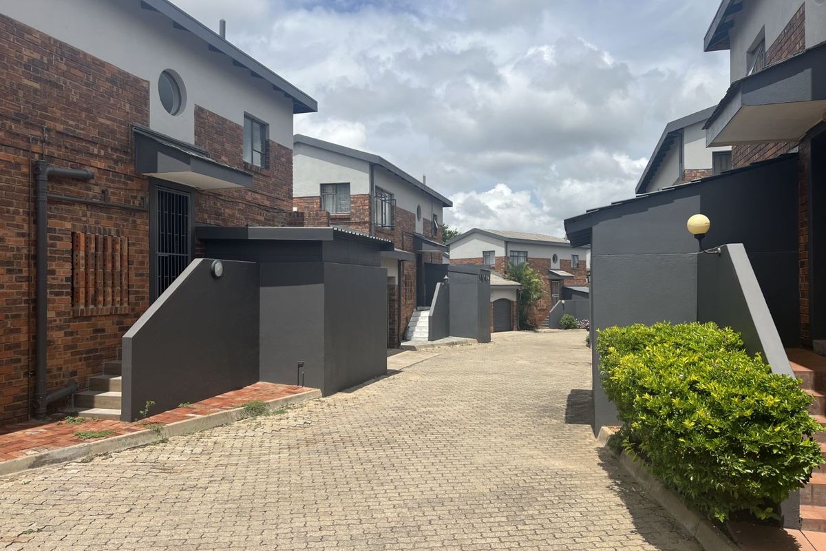 House For Sale in Fauna Park - Photo 2