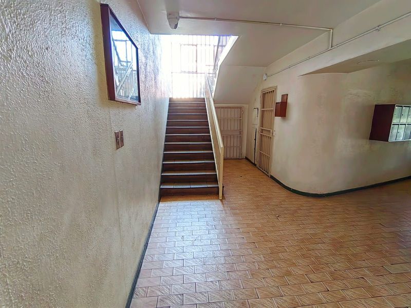 Apartment For Sale in Arcadia - Photo 2