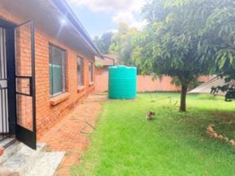 House For Sale in Flora Park - Photo 3