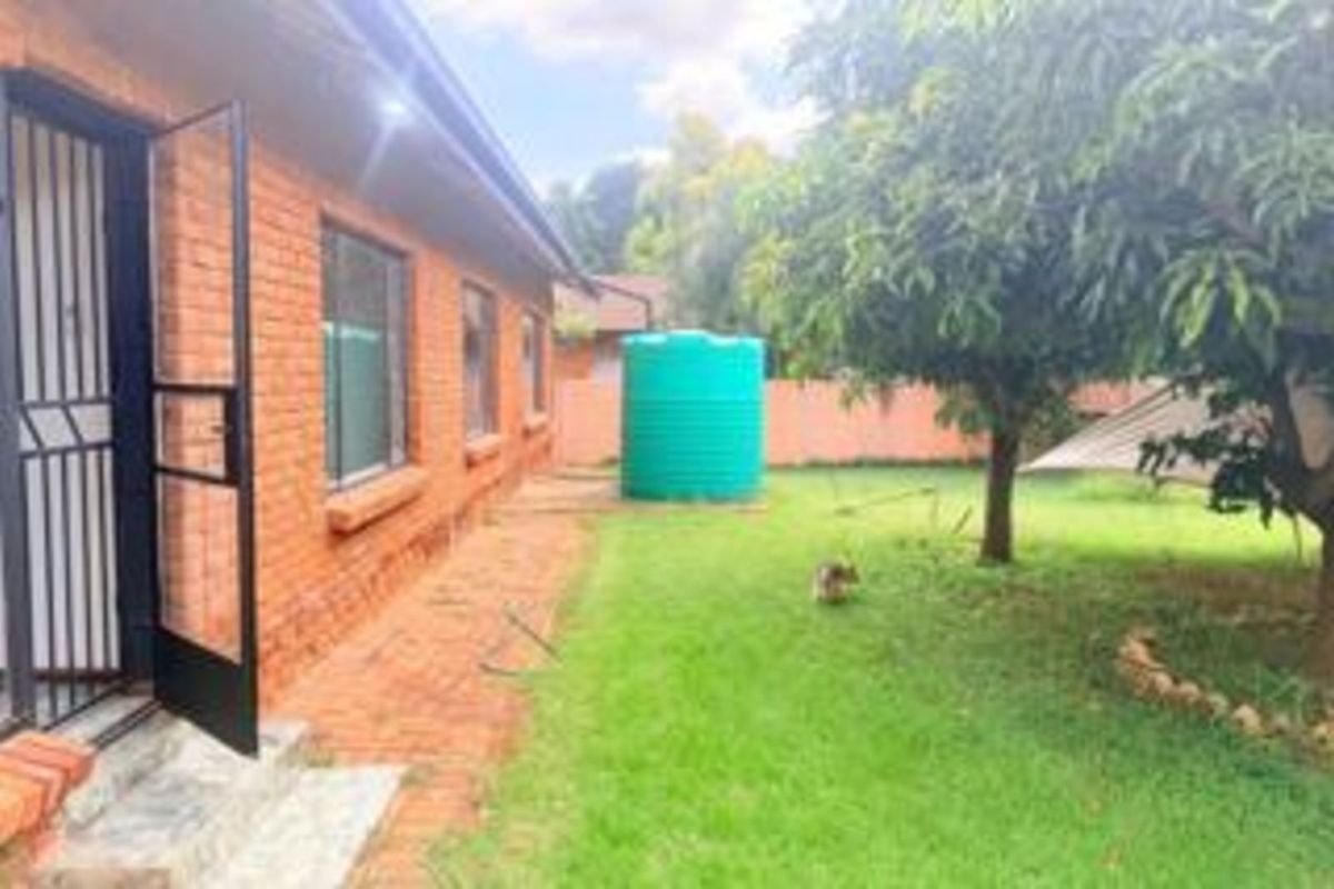 House For Sale in Flora Park - Photo 3