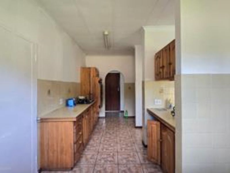 House For Sale in Flora Park - Photo 6