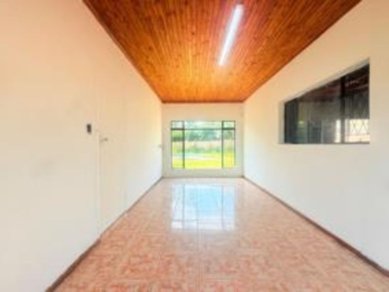 House For Sale in Flora Park - Photo 10